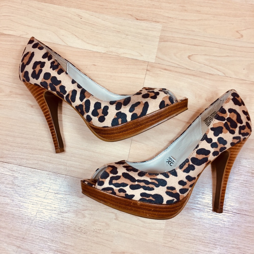 ‼️Mossimo Leopard Pumps Heels